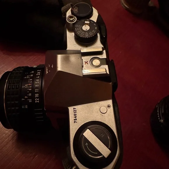 Pentax K1000 camera w/55mm lens, no lens caps - Picture 7 of 10